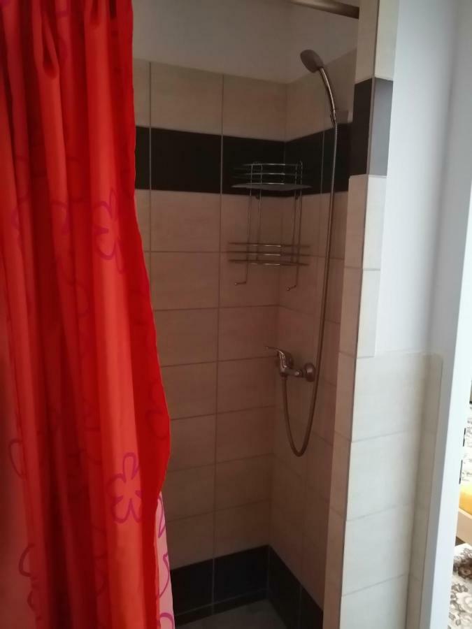 U Ladi Homestay *